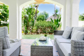 ADE10-Beach front apartment, families only
